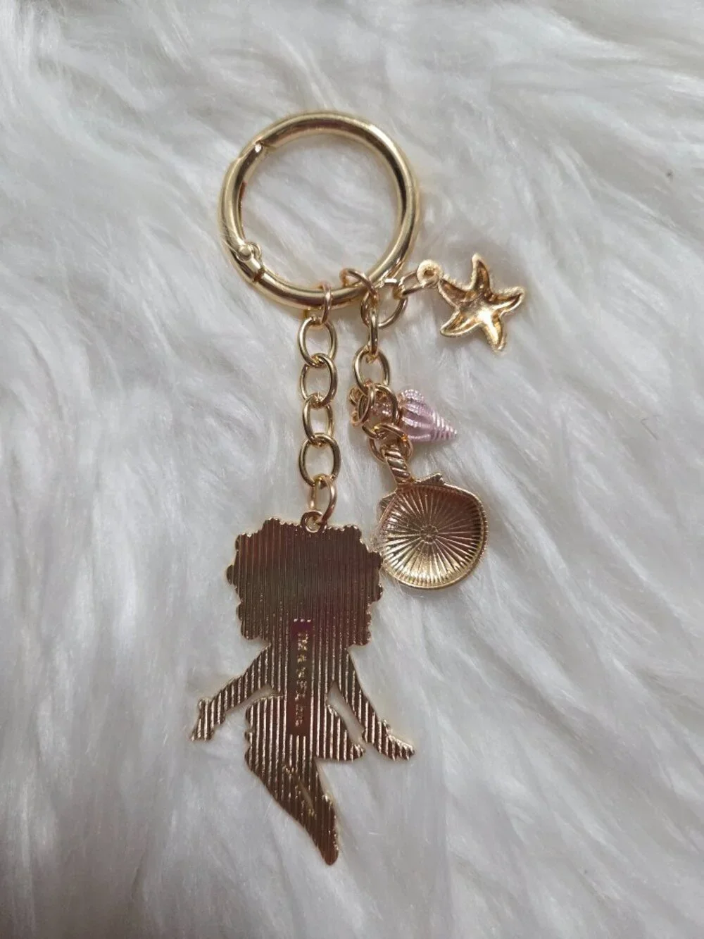 Betty Boop with Seashell Accent Keychain